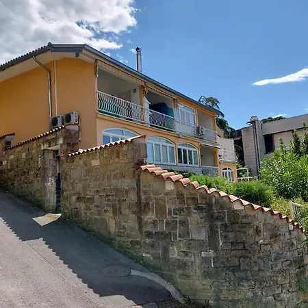 شقة Apartma Tim